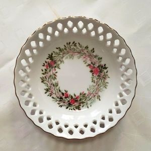 1988 Happy Birthday Avon Collector Reticulated Gold Trim Trinket Dish